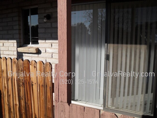 Building Photo - 2614 N Winstel Blvd