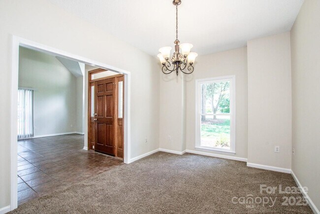 Building Photo - 169 Southhaven Dr