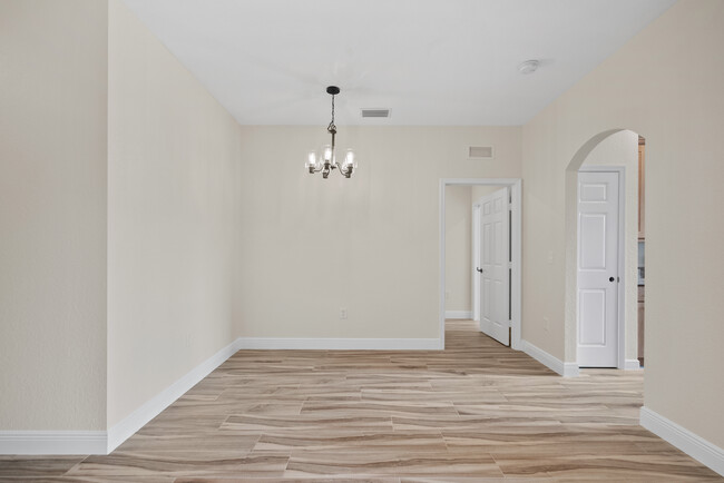 Building Photo - 7543 SW Herrington Ln