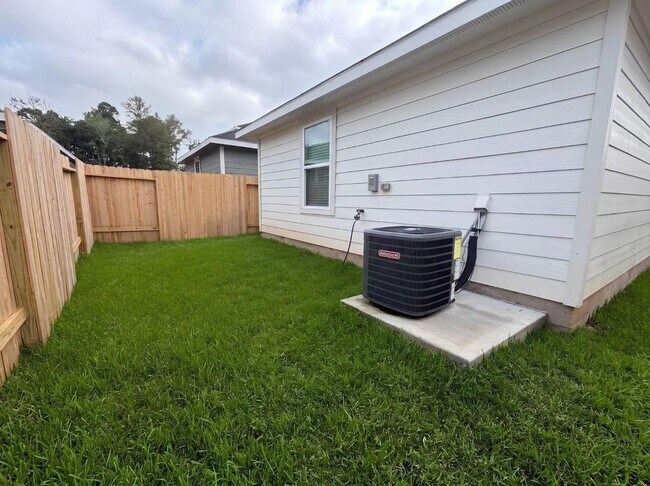 Building Photo - 14533 William Trails Dr