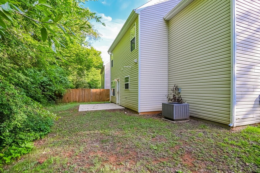 Building Photo - 1554 Kindred Cir NW