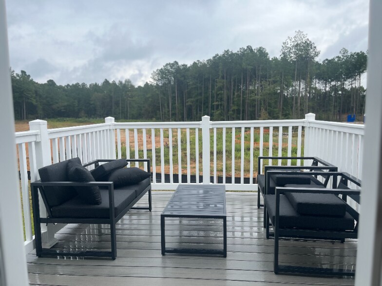 Building Photo - 532 Destination Way