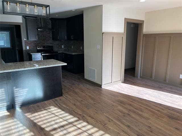 Building Photo - 802 Ruth Parker Ln