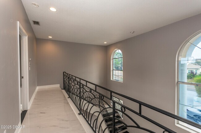 Building Photo - 3548 John Anderson Dr