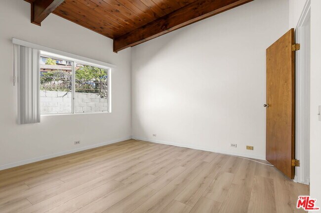 Building Photo - 1340 El Hito Cir