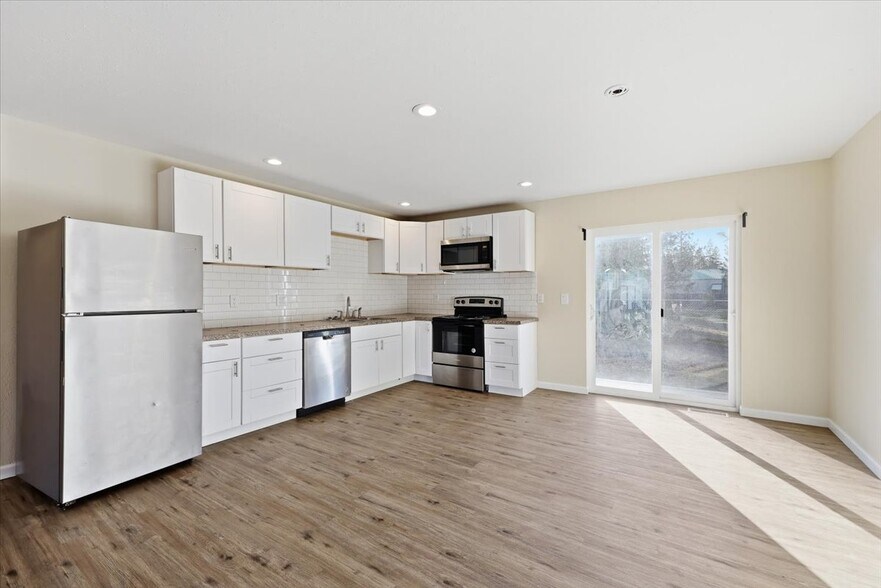 Building Photo - 6429 Timber Dr