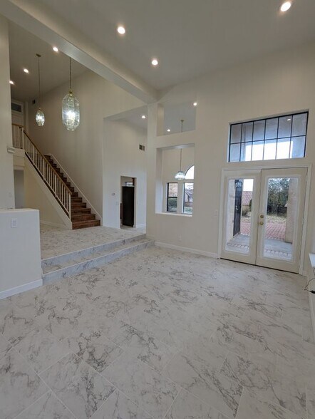 Building Photo - 42057 Parkmont Dr