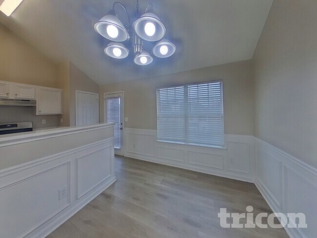 Building Photo - 7192 Tanger Blvd