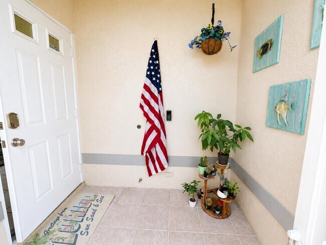 Building Photo - 4214 SE Home Way