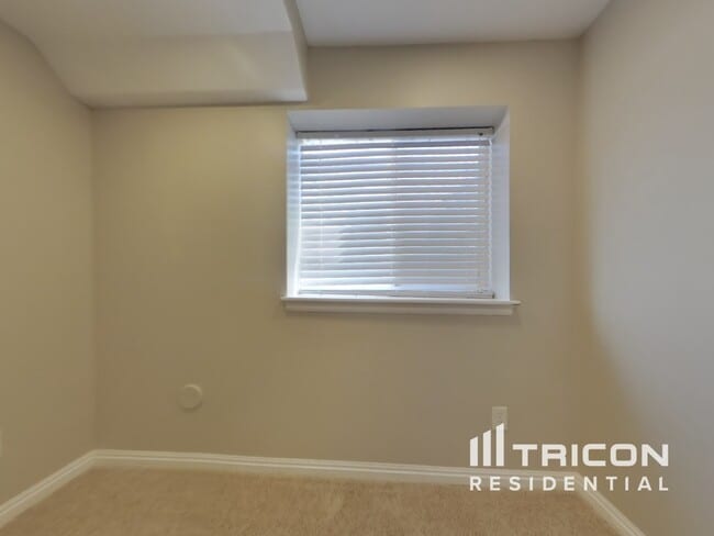 Building Photo - 2456 S 1475 W