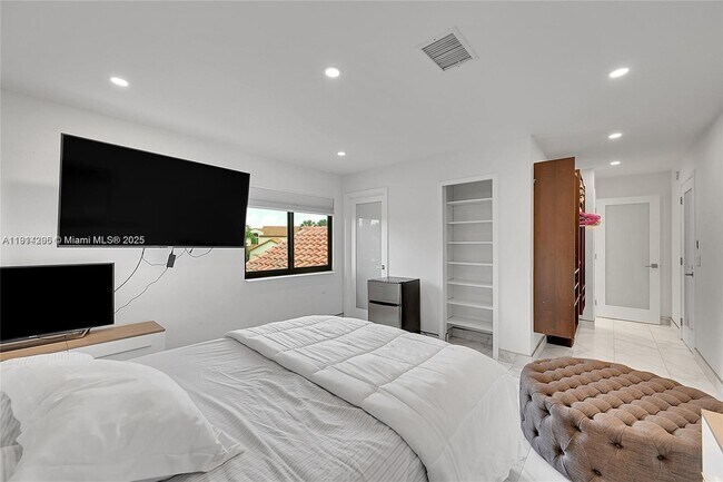 Building Photo - 18578 Woodstream Dr