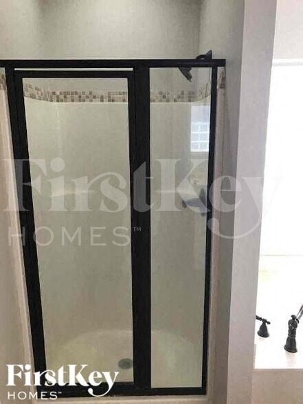 Building Photo - 1298 Easterwood Blvd