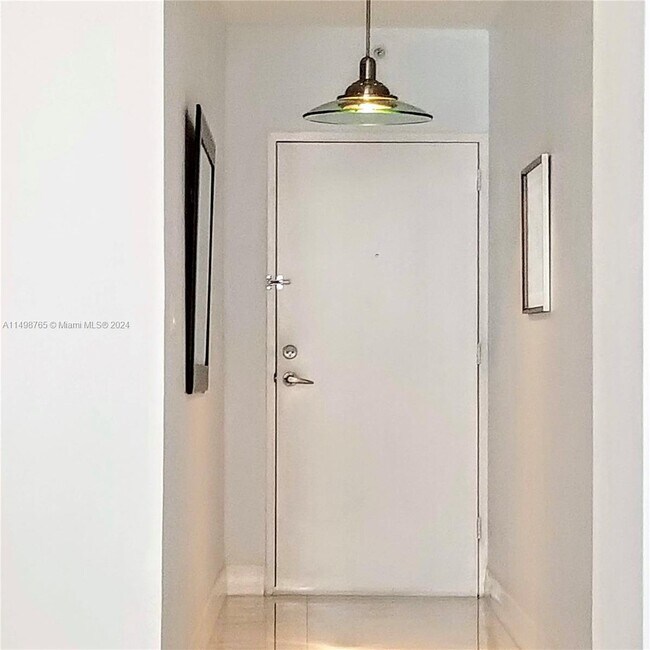 Building Photo - 3000 S Ocean Dr