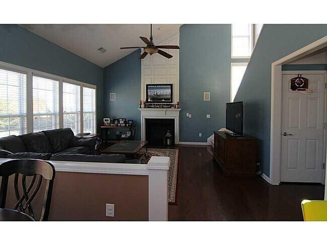 Building Photo - 203 Glenwood Dr