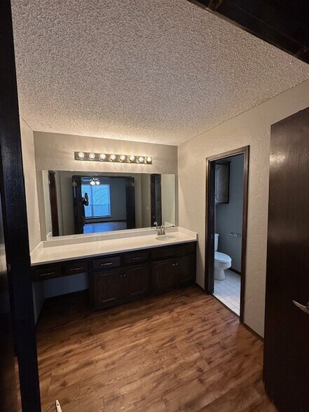 Building Photo - 6816 Bear Canyon Dr