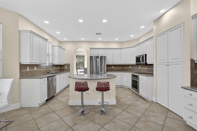 Building Photo - 1724 Annandale Cir