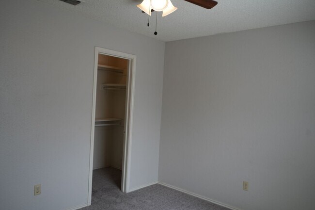 Building Photo - Southwest Lubbock 3 Bedroom