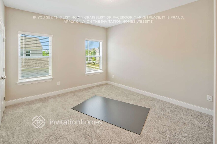 Building Photo - 1400 Thessallian Ln