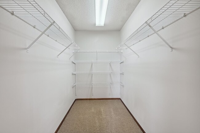 Building Photo - 15024 Farnham Ave N