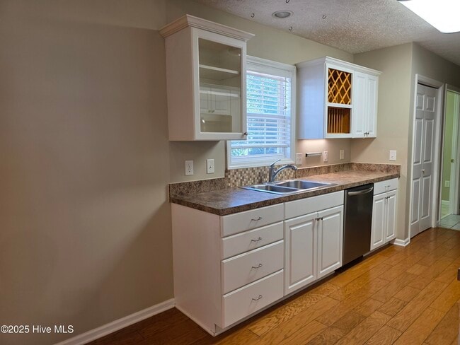Building Photo - 345 Farina Dr