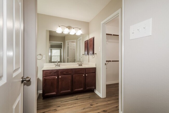 Building Photo - 9943 Chimney Swift Ln