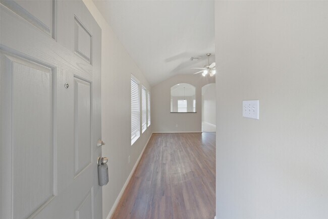 Building Photo - 19907 Parkstone Bend Ln