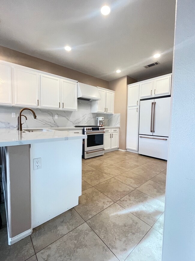 Building Photo - 46167 Timbermine Ln