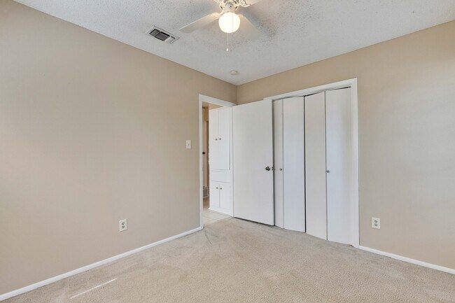 Building Photo - 7404 Bucknell Dr