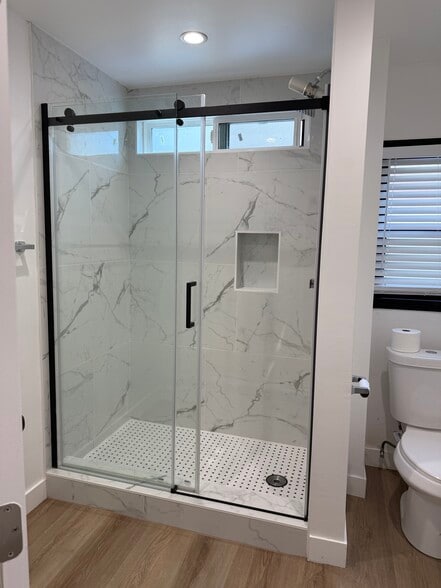 Building Photo - 946 15th Pl