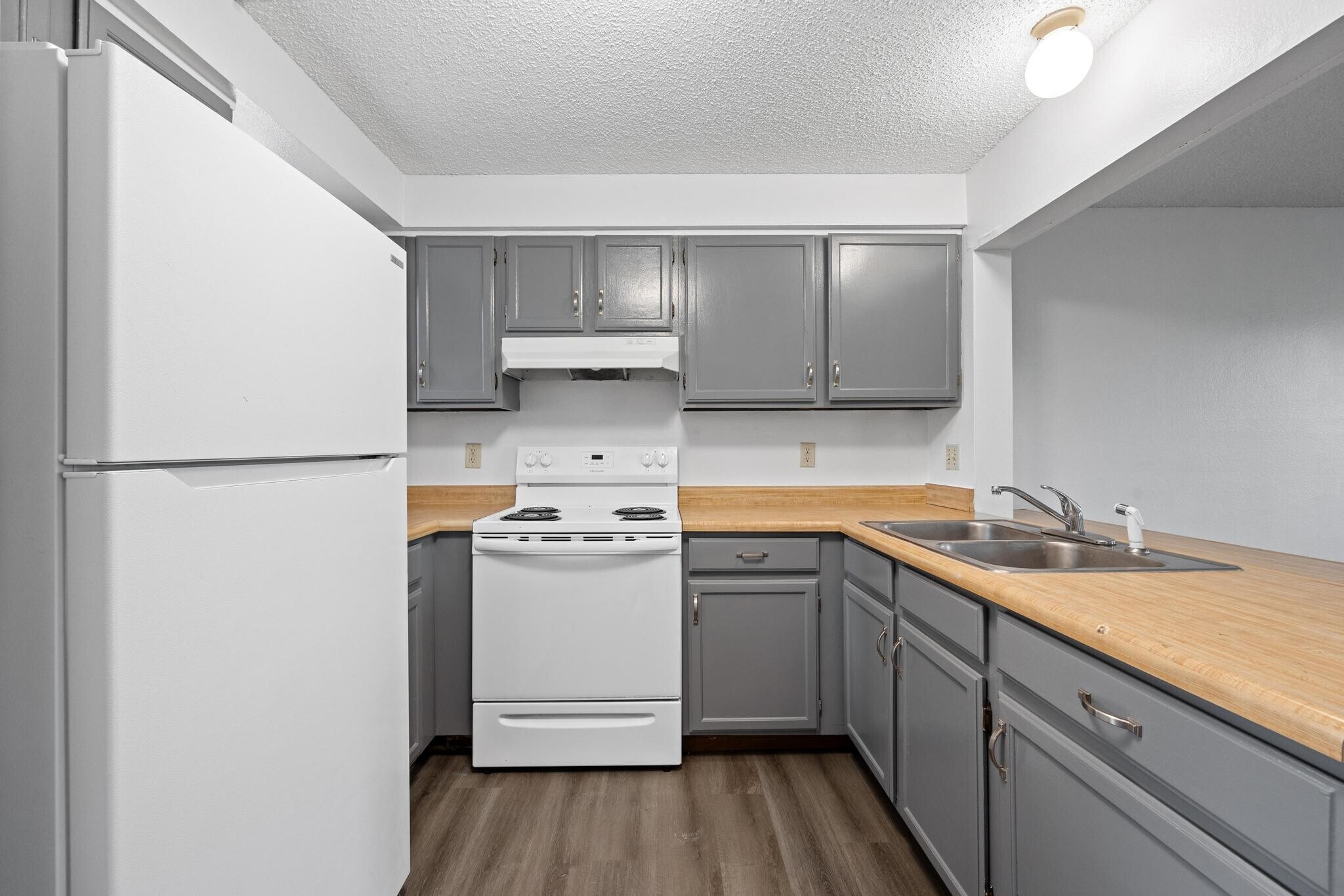 Building Photo - 740 Westwinds Dr