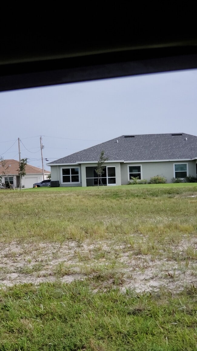 Building Photo - 1721 SW 33rd Terrace