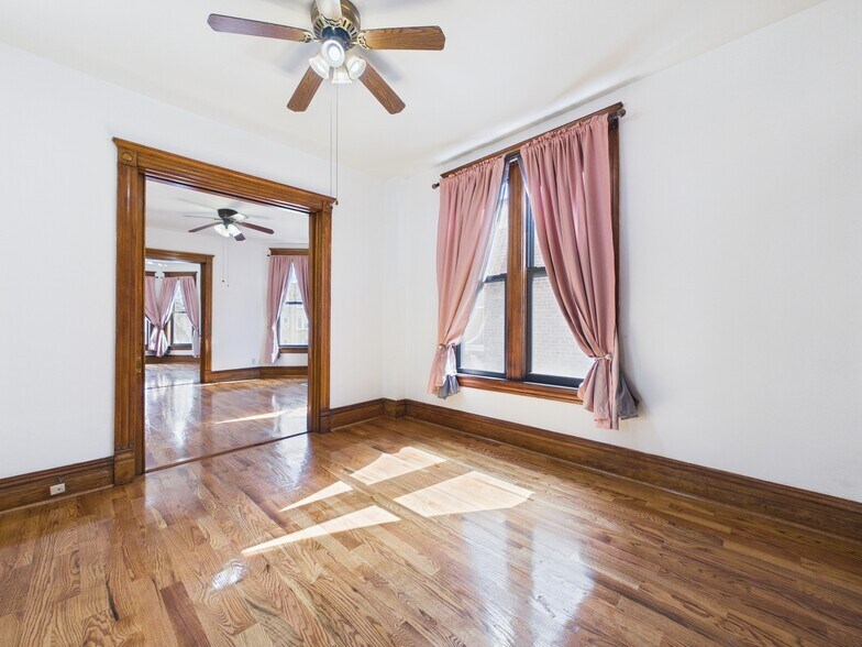 Building Photo - 7338 S Stewart Ave