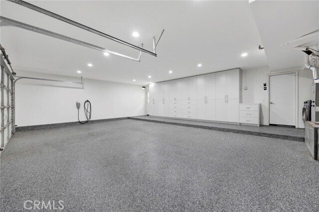 Building Photo - 4665 Willens Ave