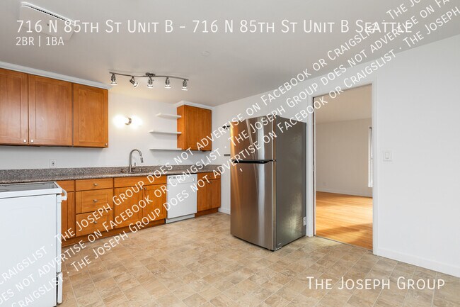 Building Photo - 716 N 85th St