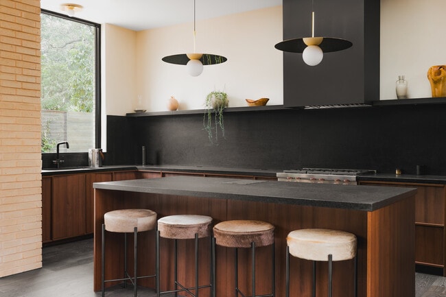 Building Photo - 2407 W 10th St