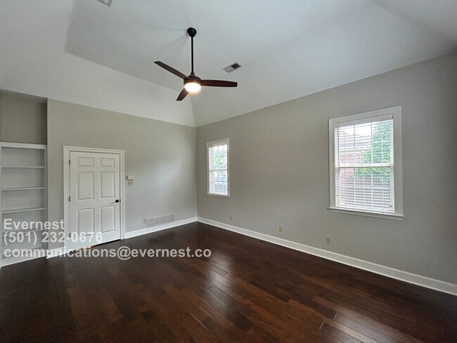 Building Photo - 9501 William Little Dr