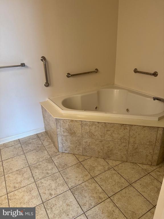 Building Photo - 4310 Lydia Hollow Dr