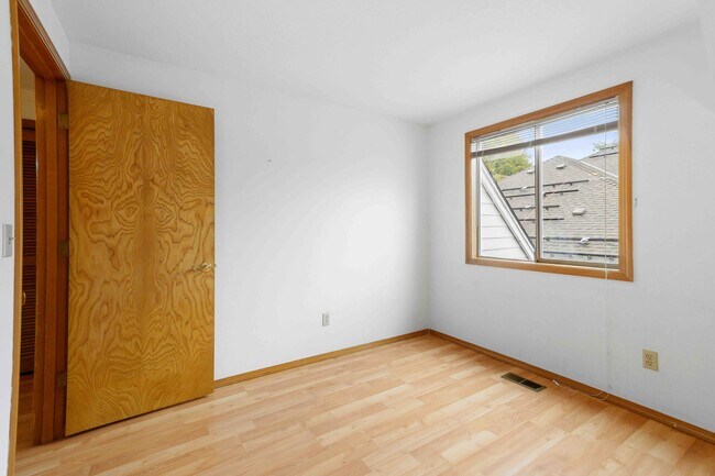 Building Photo - 12323 SW Millview Ct