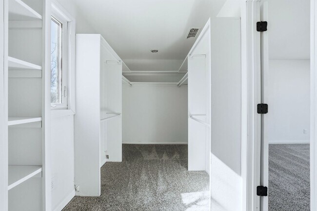 Building Photo - COMING SOON - 3 Bedroom house with updated features and fenced in yard!