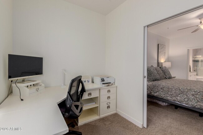 Building Photo - 2511 W Queen Creek Rd