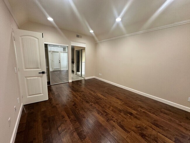 Building Photo - Large 1 Bedroom 1 Bath for rent at Villa Europa in UTC area