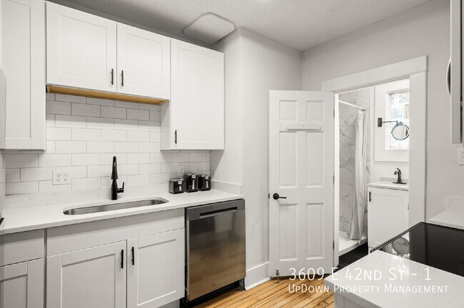 Building Photo - 3609 E 42nd St