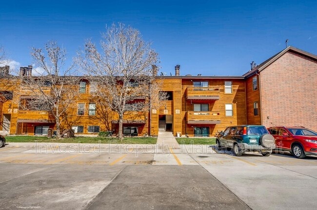 Building Photo - 335 Wright St
