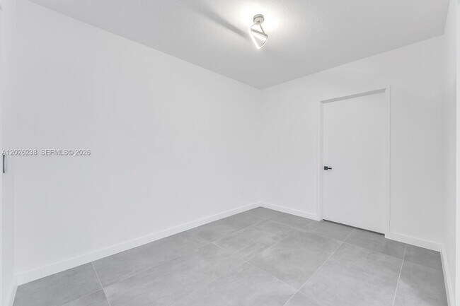 Building Photo - 300 Sunny Isles Blvd