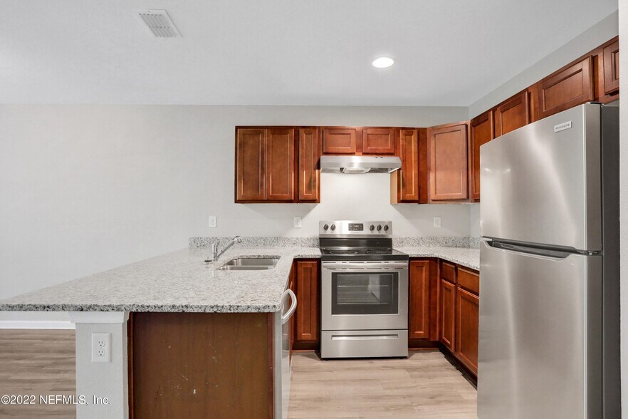 Building Photo - 8341 Homeport Ct