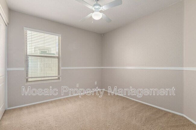 Building Photo - 389 E Angeline Ave