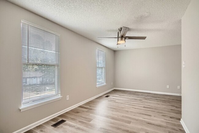 Building Photo - 5934 Sunrise Ct