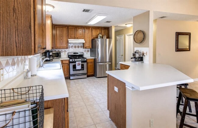 Building Photo - 12900 Medina River Way