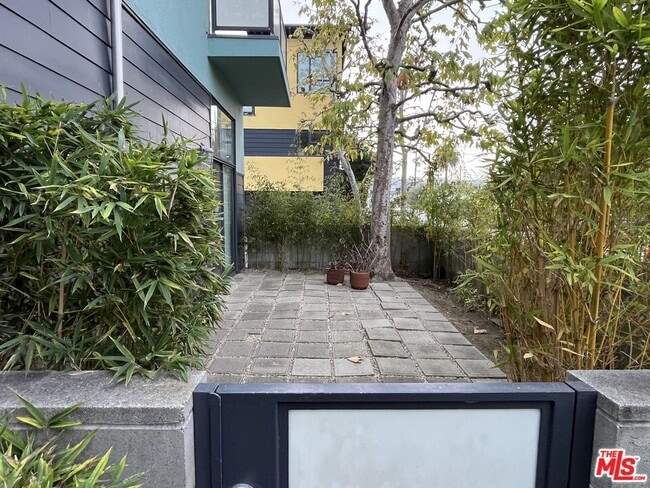 Building Photo - 320 Indiana Ave