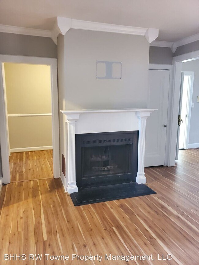 Building Photo - 2 br, 1 bath House - 742 Washington Park #B5